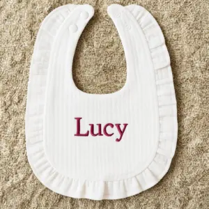 bavoir bebe a personnaliser en broderie blanc